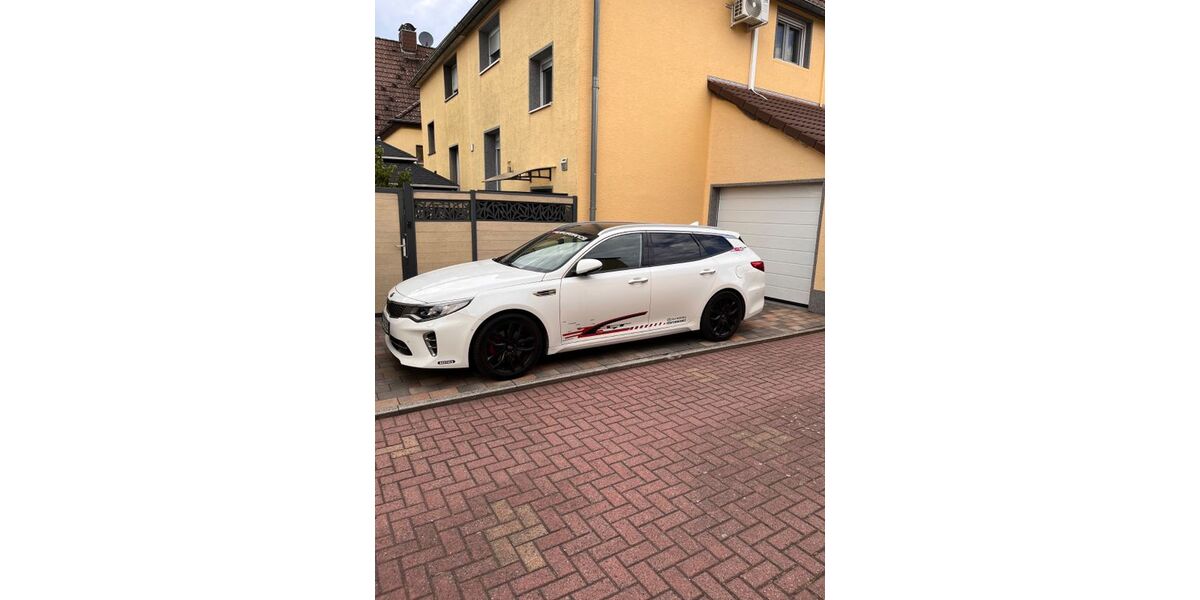 Kia Optima 36.000 km 22.500 &euro; Hamm 59071