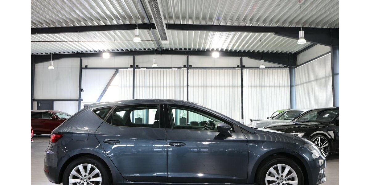 Seat Leon 1.6 TDI STYLE / NAVI-PLUS+APPLE+ANDROID 111.000 km 14.111 &euro; Hamm 59077