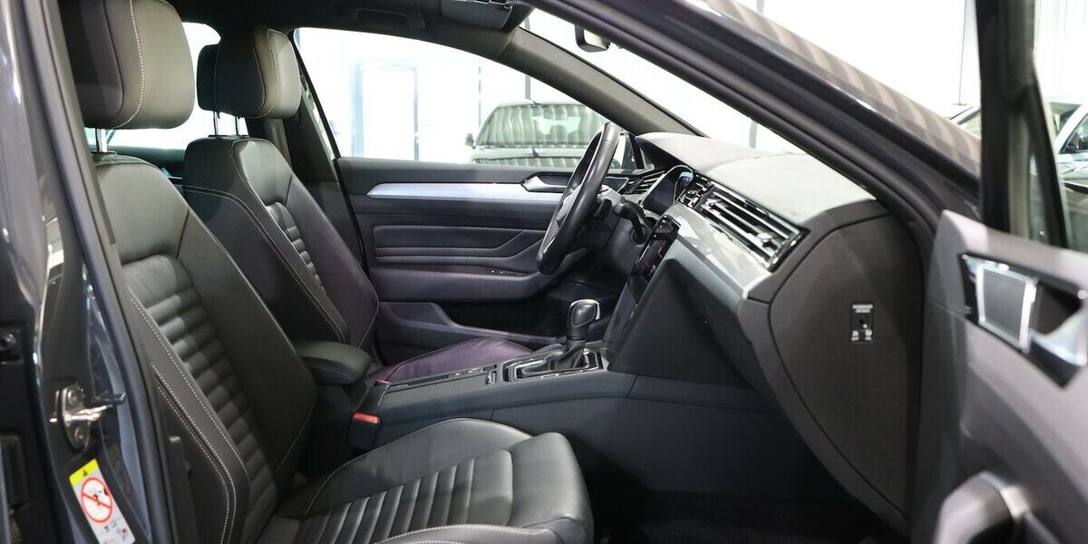 VW Passat Variant 2.0 TDI DSG BUSINESS IQ PANORAMA 122.000 km 22.777 &euro; Hamm 59077