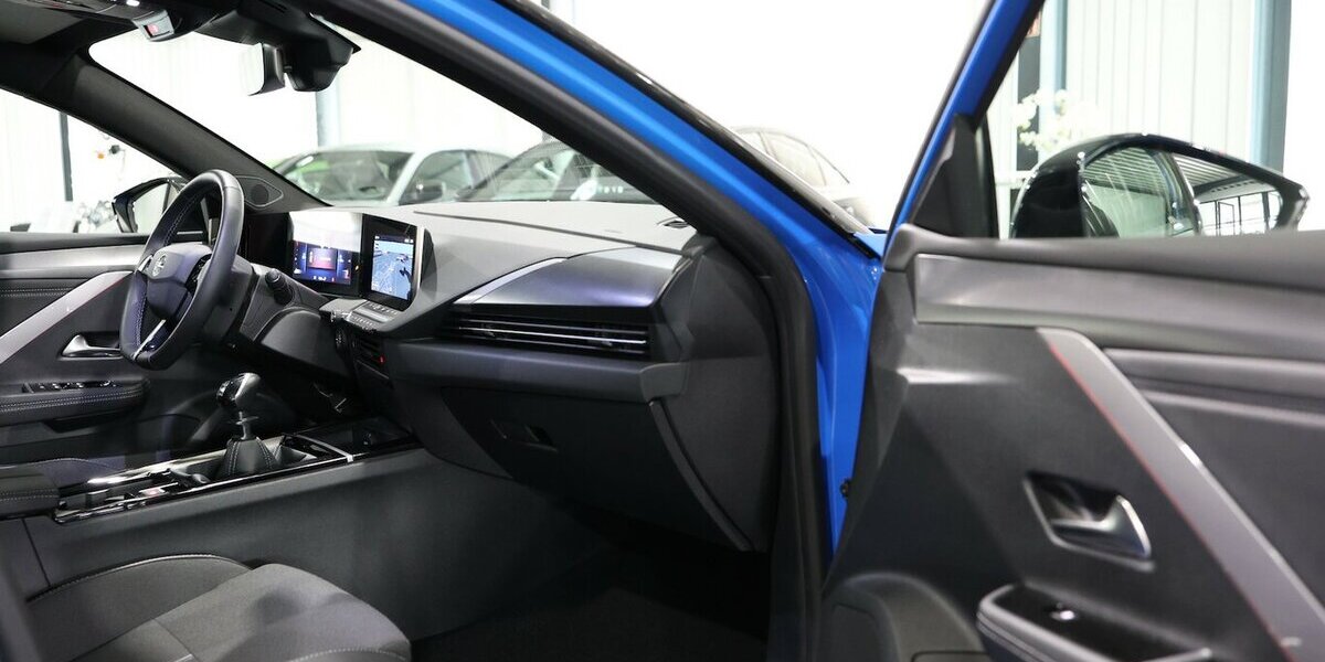 Opel Astra L ST T GS-SPORT BLUE & BLACK / PANORAMA 9.000 km 23.991 &euro; Hamm 59077