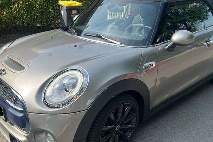 Mini Cooper S Cabrio 101.000 km 15.900 &euro; Waltrop 45731