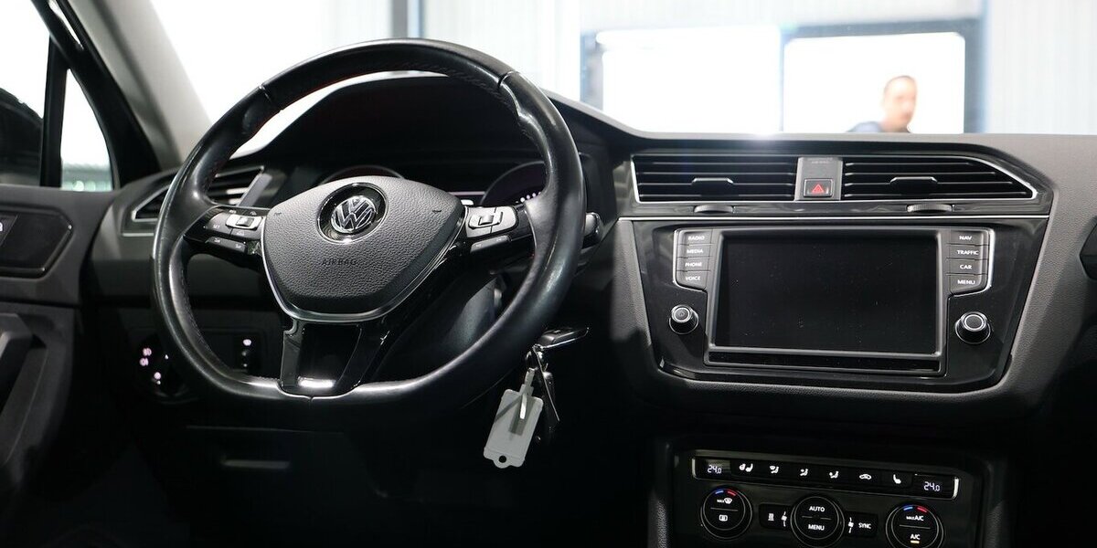 VW Tiguan 1.4 TSI DSG 4M HIGHLINE PANORAMA,LED,HUD 93.000 km 20.777 &euro; Hamm 59077