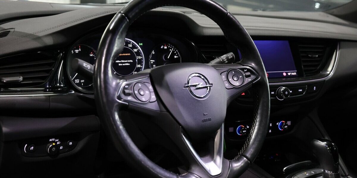 Opel Insignia ST 2.0 D ELEGANCE PANORAMA, MATRIX-LED 125.000 km 15.881 &euro; Hamm 59077