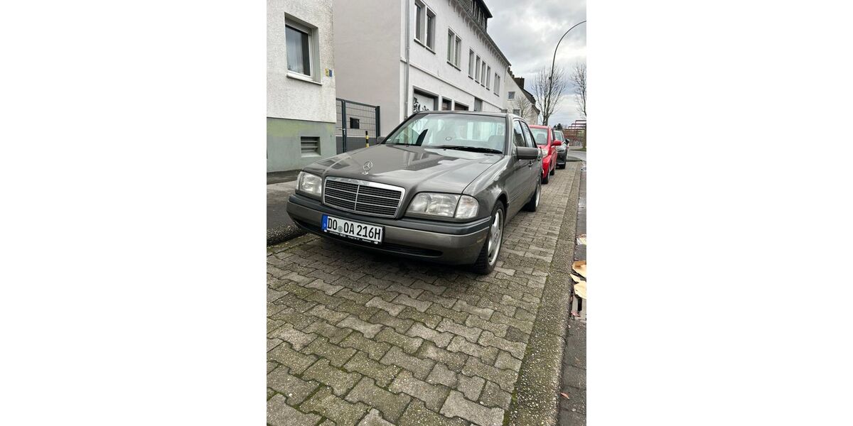 Mercedes-Benz C 180 167.000 km 4.599 &euro; Dortmund 44339
