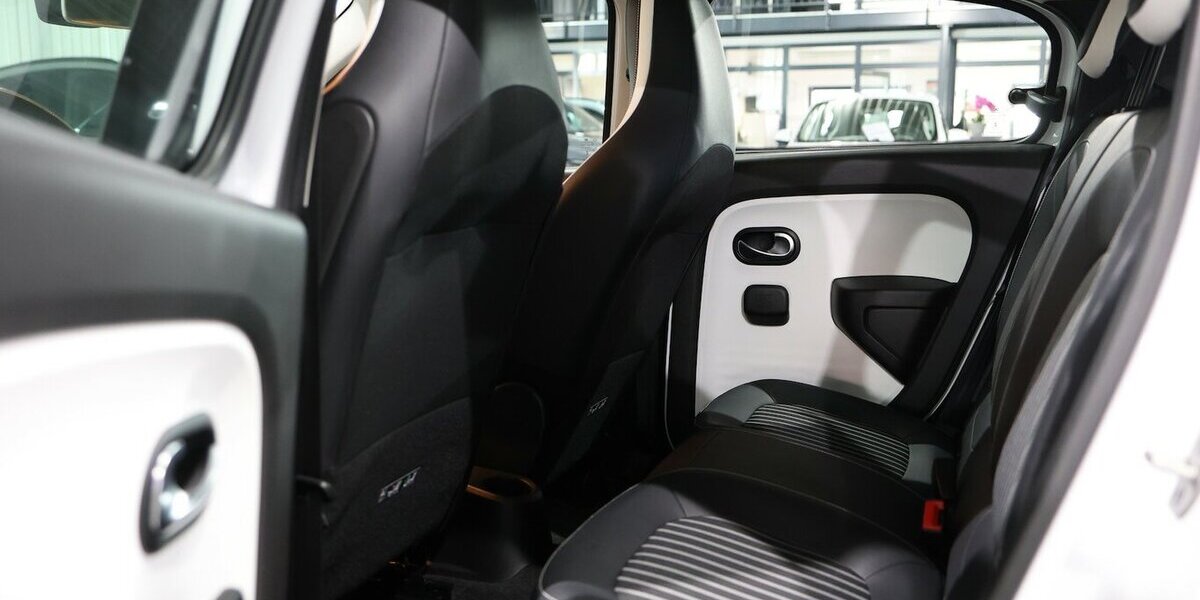 Renault Twingo INTENS ELECTRIC SPURHALTE, LEDER, KAMERA 14.000 km 13.300 &euro; Hamm 59077