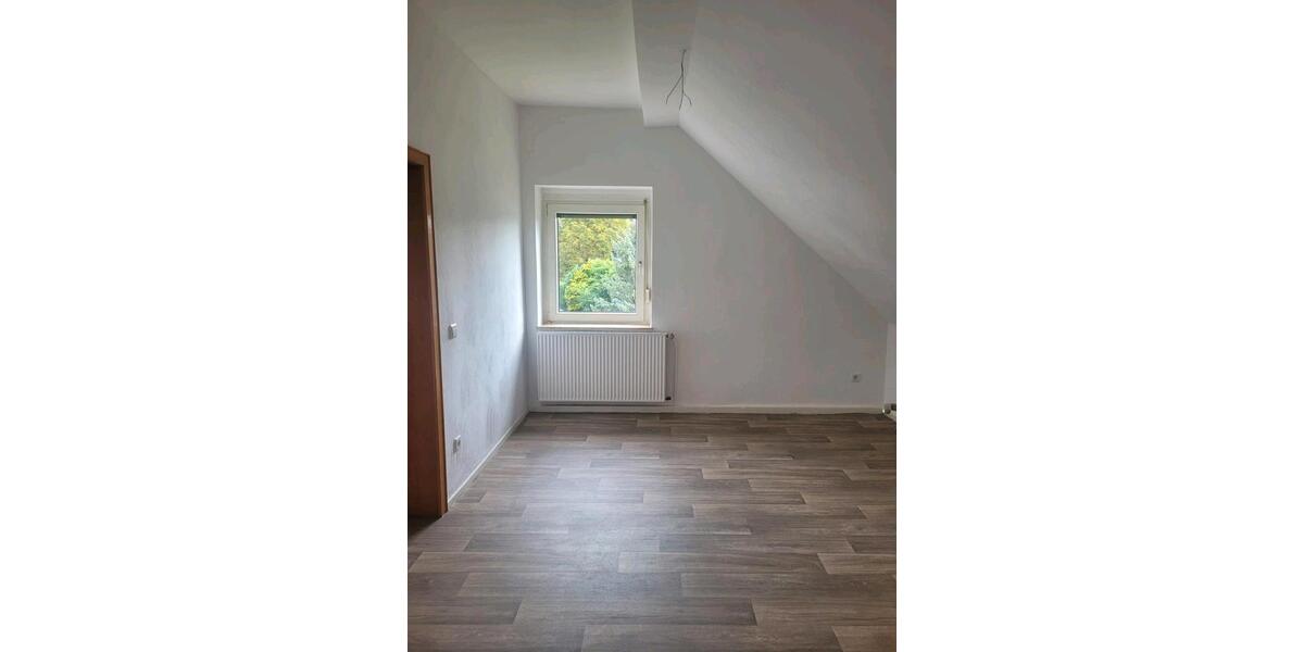 Dachgeschoßwohnung Witten Heven - 5 Zimmer, 78 m&sup2;, 725&euro; | Angebot:25484285