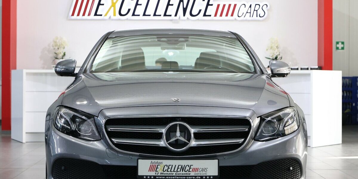 Mercedes-Benz E 220 d 4M LUXURY / WIDESCREEN+HEAD-UP / LED 150.000 km 25.991 &euro; Hamm 59077