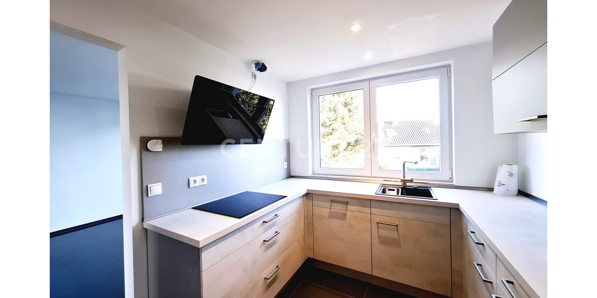 Exklusive, vollständig sanierte Wohnung mit großzügigem Raumgefühl und drei Balkonen - Etagenwohnung Hagen-Emst Emst | Angebot:23150345