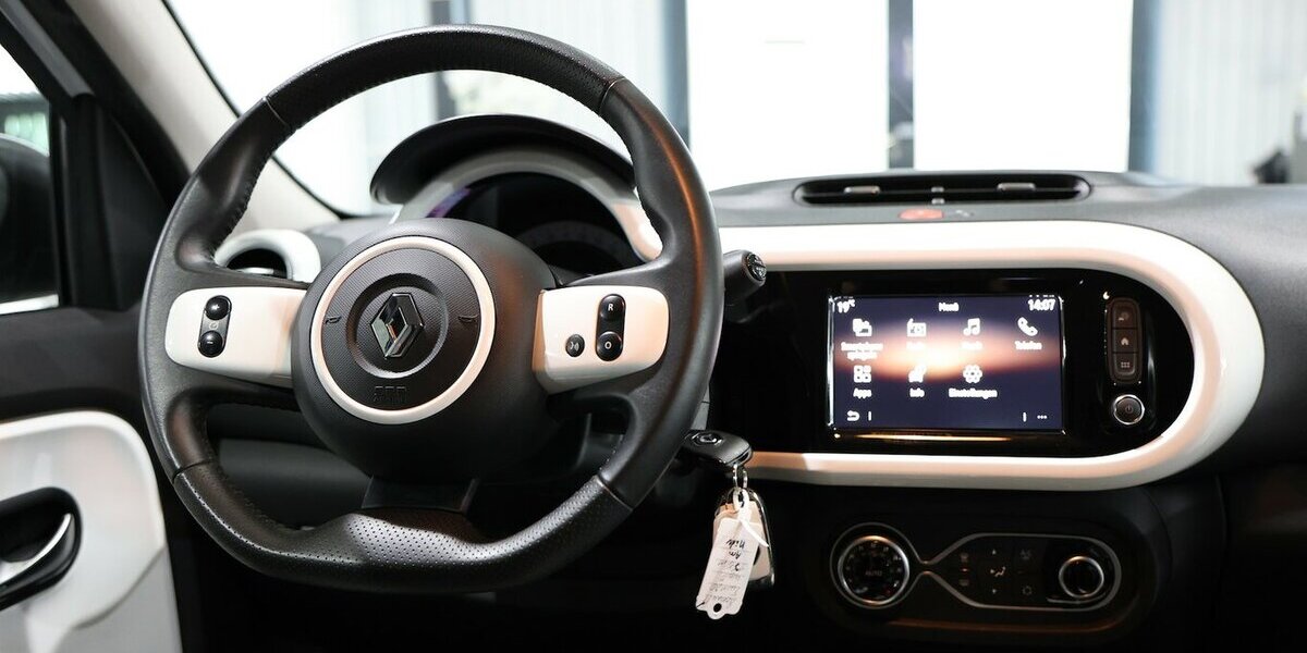Renault Twingo INTENS ELECTRIC SPURHALTE, LEDER, KAMERA 13.000 km 13.400 &euro; Hamm 59077