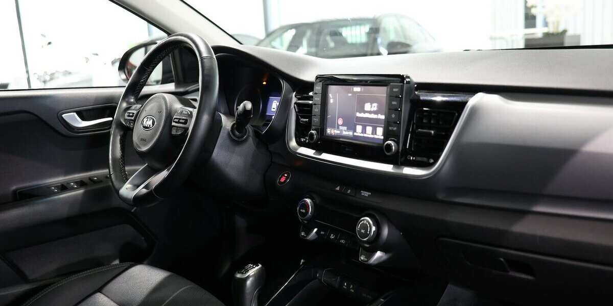 Kia Stonic 1.0 T-GDI PLATIUM-EDITION / SCHIEBEDACH / 62.000 km 14.991 &euro; Hamm 59077
