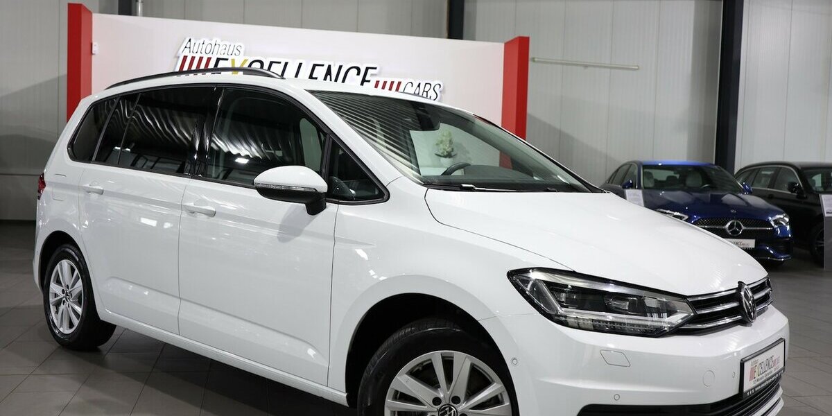 VW Touran 2.0 TDI DSG IQ Comfortline / 7-SITZE, LED 66.000 km 29.777 &euro; Hamm 59077