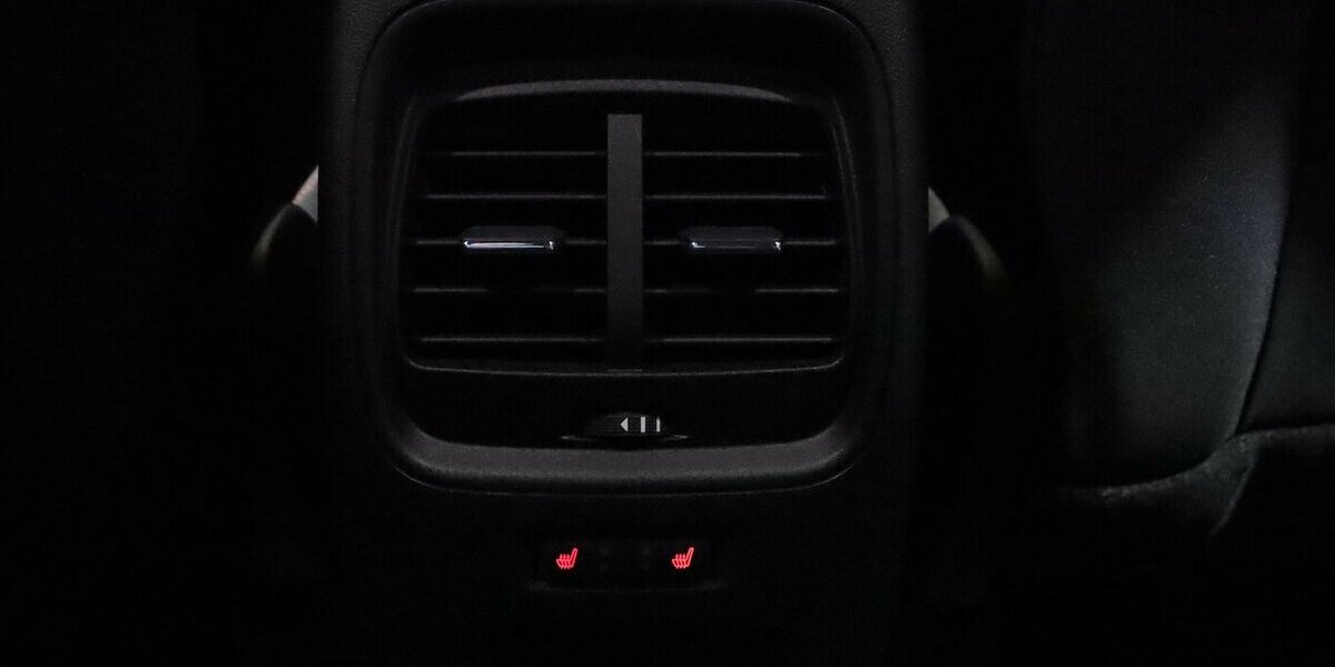 Ford Kuga 2.0 ECOBLUE STYLE ST-LINE SPORT BLACK / LED 125.000 km 17.444 &euro; Hamm 59077