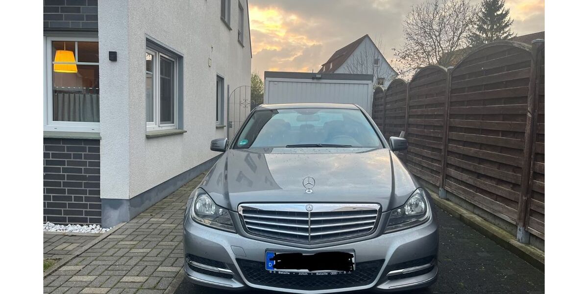 Mercedes-Benz 200 180.000 km 10.000 &euro; Unna 59423