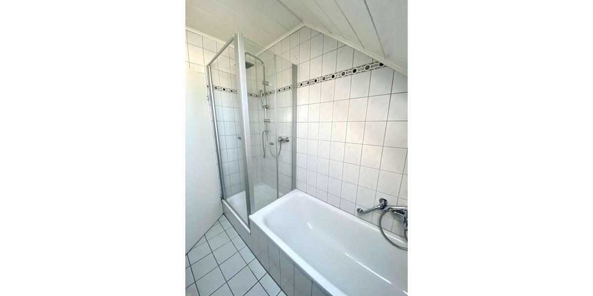 Dachgeschoßwohnung Dortmund Brackel - 2 Zimmer, 68 m&sup2;, 495&euro; | Angebot:25500376