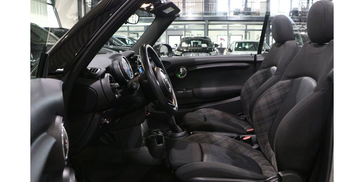 Mini Cooper Cabrio CHILLI CARBON BLACK EXCITETMENT 63.000 km 17.777 &euro; Hamm 59077