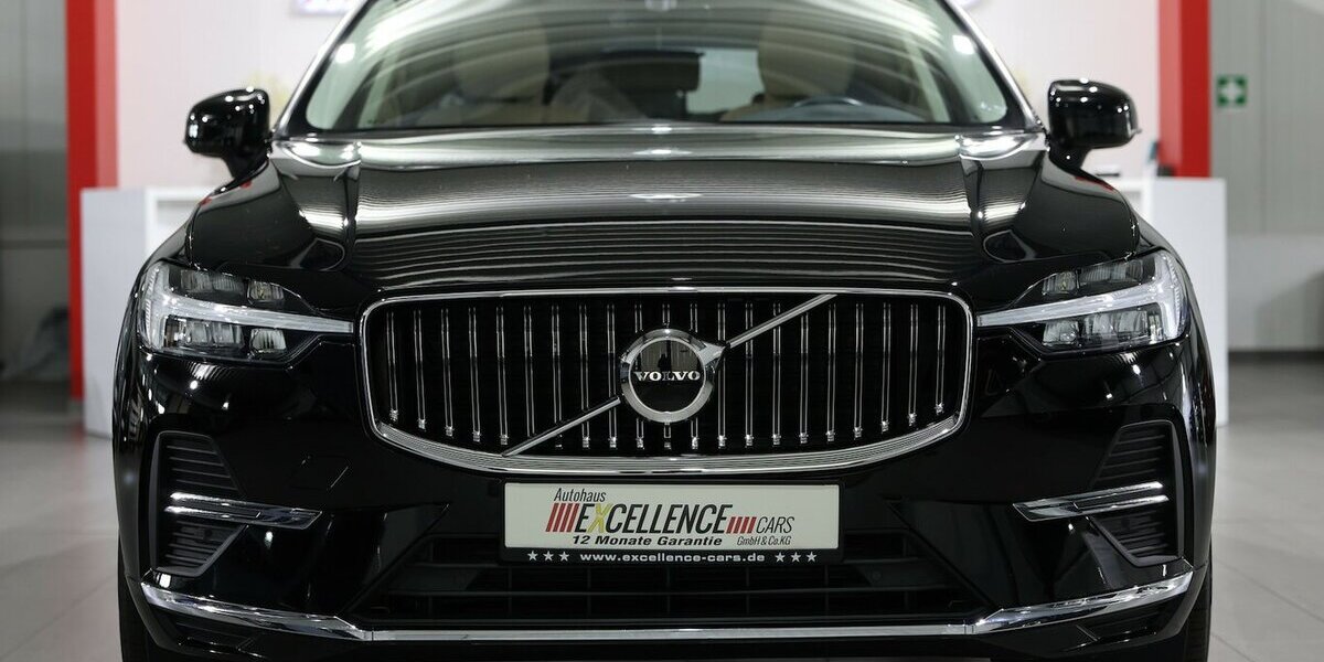 Volvo XC60 B4 AWD PLUS-BRIGHT BLACK & BEIGE / SCHÖN 94.000 km 30.444 &euro; Hamm 59077