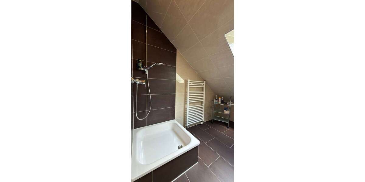 Bezugsfreie Reihenhaushälfte mit Vollausstattung, moderner Küche, Jacuzzi, Fitnessraum & Garten - Reihenmittelhaus Bönen | Angebot:26763156