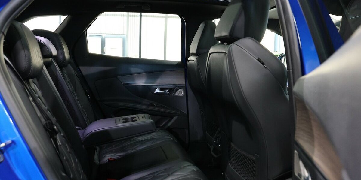 Peugeot 3008 Hybrid 225 GT-LINE SPORT / PANORAMA / LED 60.000 km 20.991 &euro; Hamm 59077