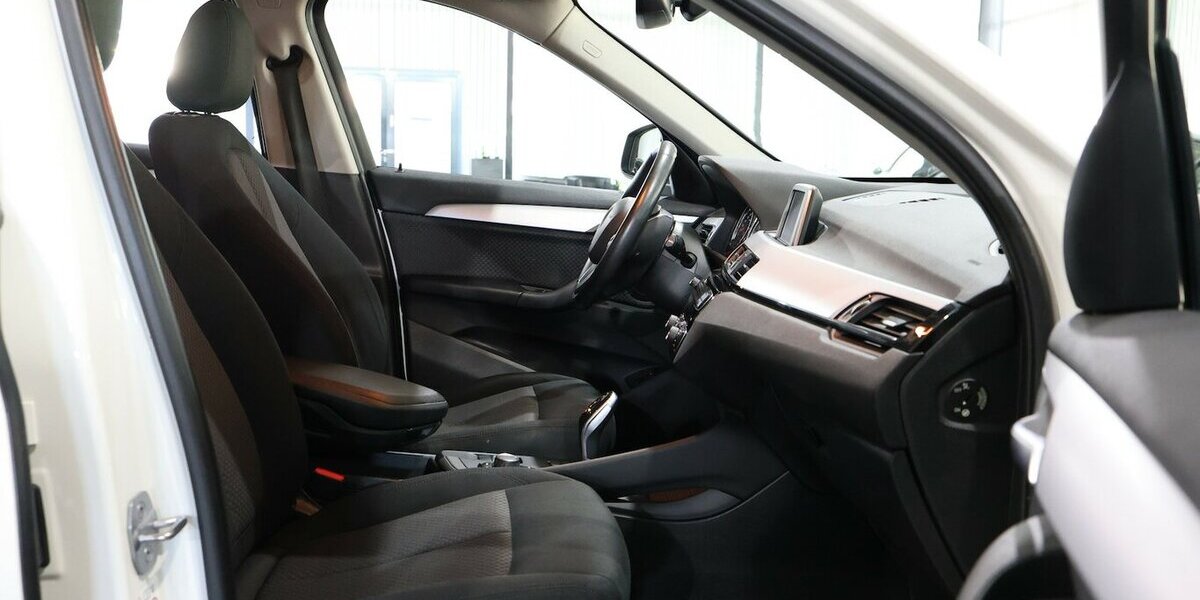BMW X1 sDrive 18i Advantage WHITE / AUTOMATIK / 89.000 km 17.991 &euro; Hamm 59077