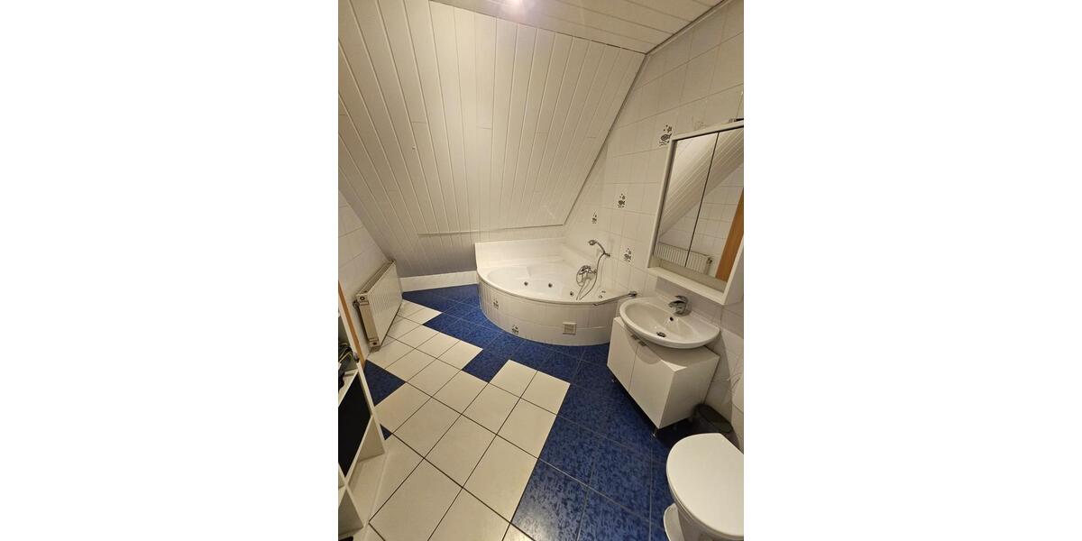 Dachgeschoßwohnung Lünen Alstedde - 4 Zimmer, 80 m&sup2;, 590&euro; | Angebot:26549535