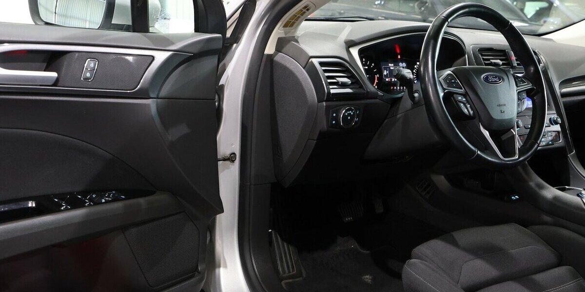 Ford Mondeo Tunier 2.0 EB / LED / NAVI+KAMERA / AHK 124.000 km 15.777 &euro; Hamm 59077