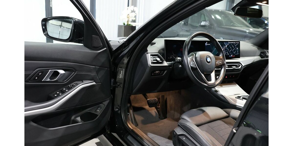 BMW 318d Touring SHADOW SPORT CURVED+NAVI,LEDER,LED 74.000 km 28.993 &euro; Hamm 59077