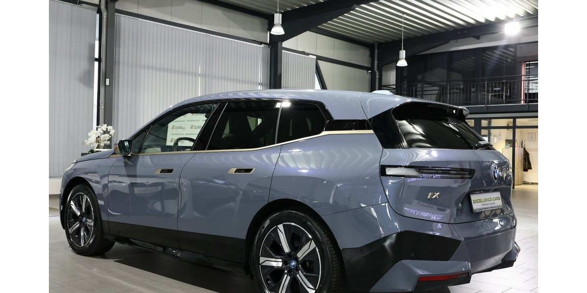 BMW iX 40 xDrive SPORT TITAN GLAS STORM EINZELSTÜCK 79.000 km 41.777 &euro; Hamm 59077