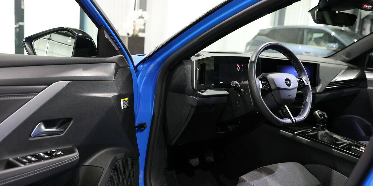 Opel Astra L 1.2 T LIMO GS-SPORT TECH / BLUE & BLACK 13.000 km 22.555 &euro; Hamm 59077