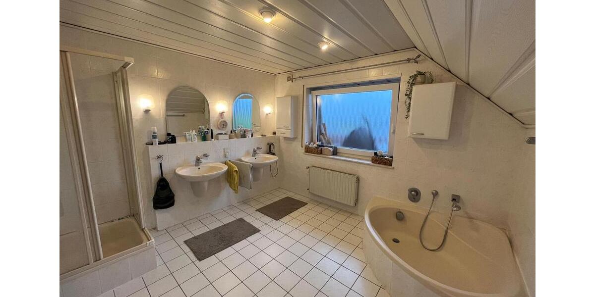 Einfamilienhaus Ense - 6 Zimmer, 200 m&sup2;, 1.600&euro; | Angebot:25840043