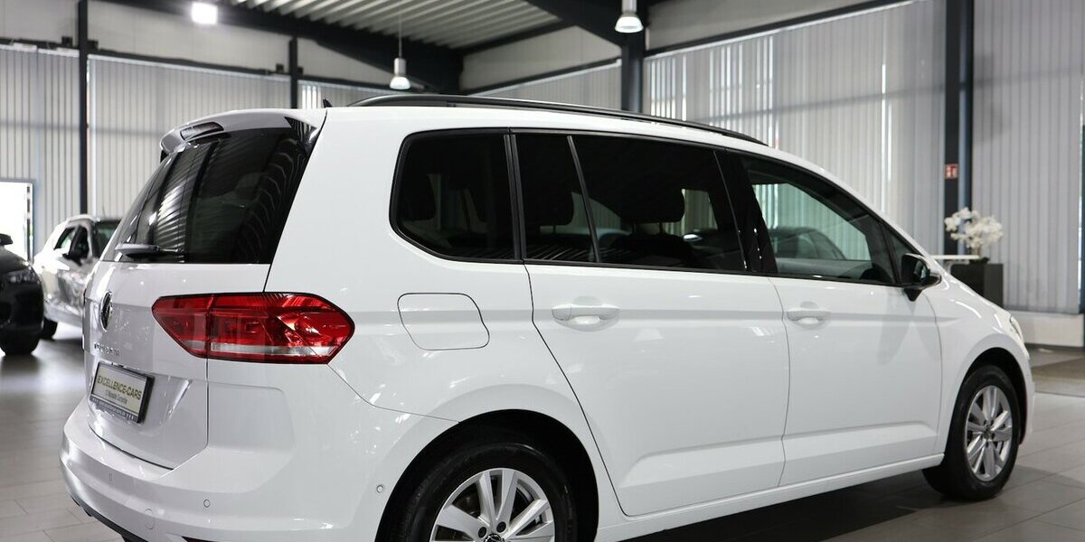 VW Touran 2.0 TDI DSG IQ Comfortline / 7-SITZE, LED 66.000 km 29.777 &euro; Hamm 59077