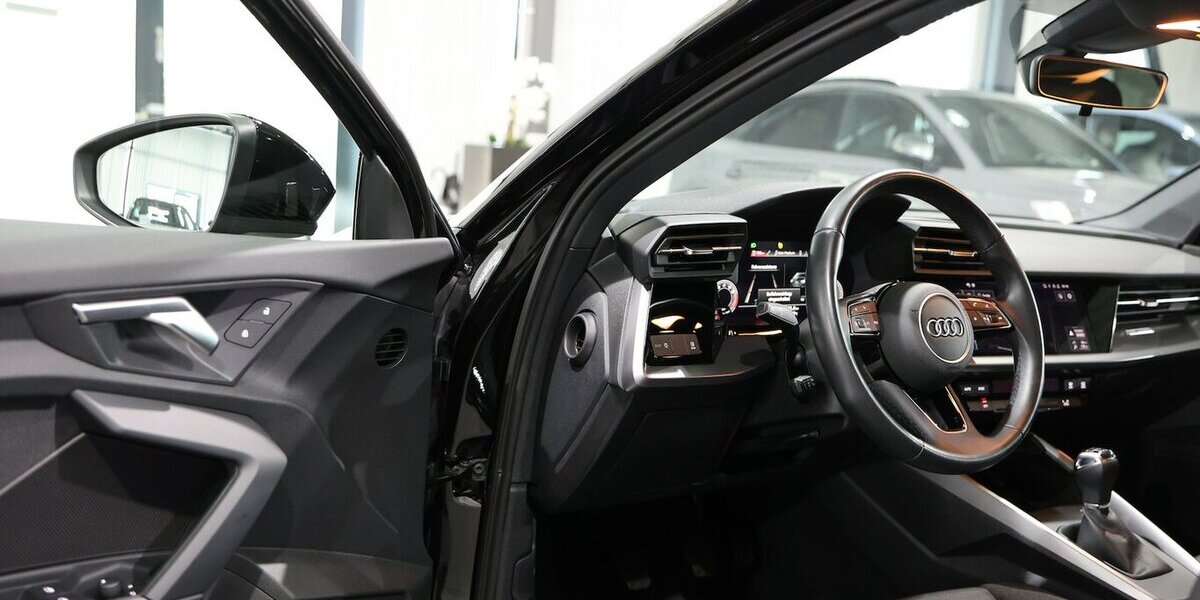 Audi A3 LIMOUSINE 35 TFSI BUSINESS BLACK LED,ACC+LANE 16.000 km 27.777 &euro; Hamm 59077