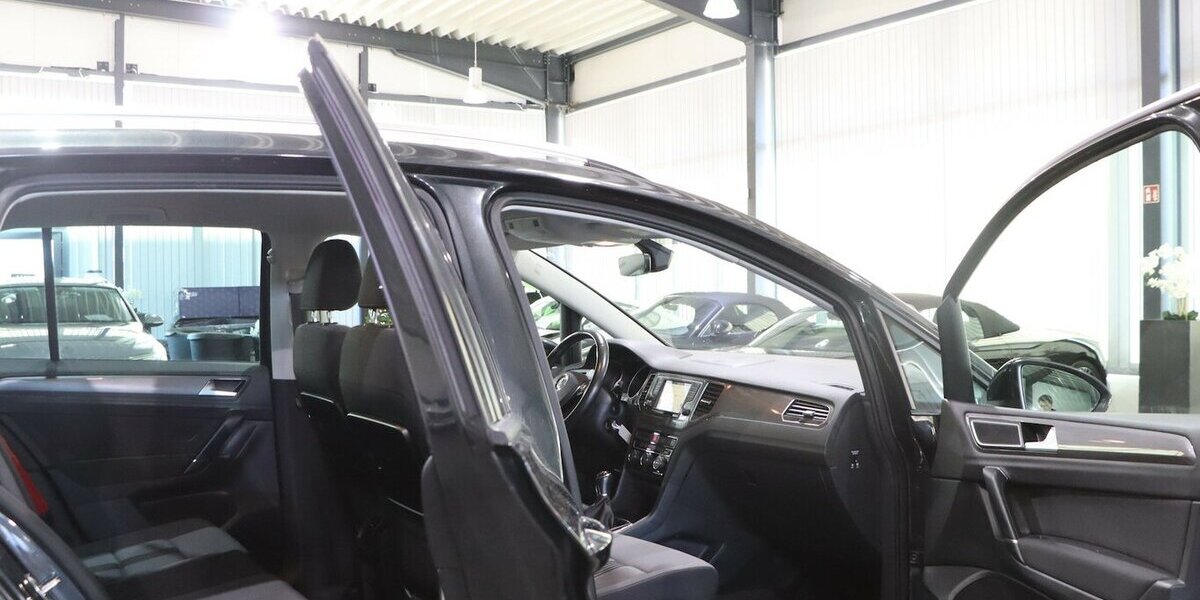 VW Golf Sportsvan 1.4 TSI ALLSTAR / XENON, NAVI-DM 119.000 km 12.444 &euro; Hamm 59077