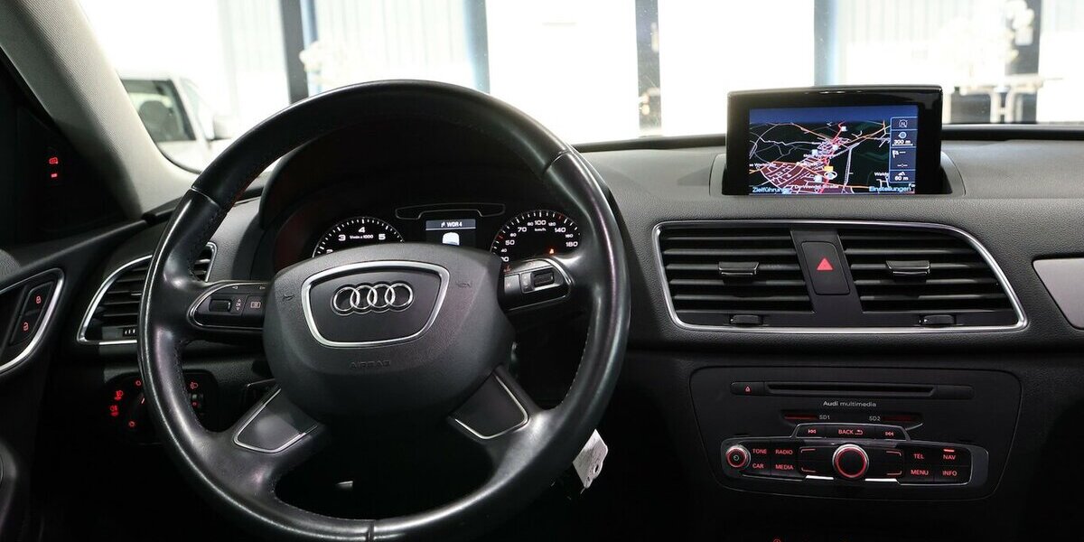 Audi Q3 2.0 TFSI QUATTRO SPORT / NAVI+KAMERA / ALLRAD 97.000 km 15.993 &euro; Hamm 59077