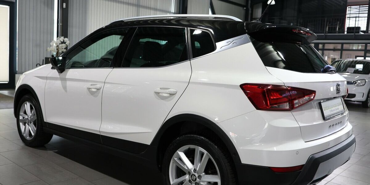 Seat Arona 1.5 TSI XCELLENCE FR-SPORT / WHITE & BLACK 90.000 km 14.555 &euro; Hamm 59077