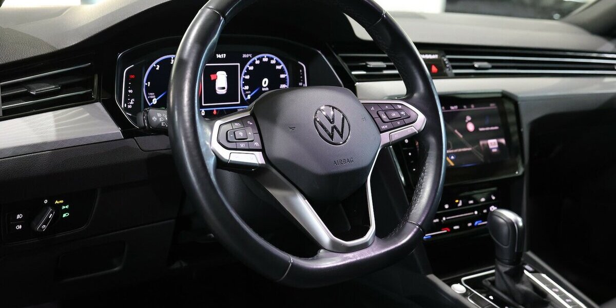 VW Passat Variant 2.0 TDI DSG BUSINESS IQ PANORAMA 122.000 km 22.777 &euro; Hamm 59077