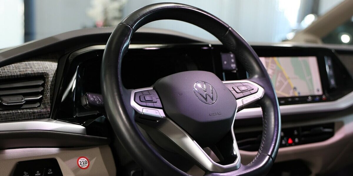 VW T7 Multivan 1.4 TSI EHYBRID ENERGETIC / 7-SITZER 58.000 km 45.991 &euro; Hamm 59077