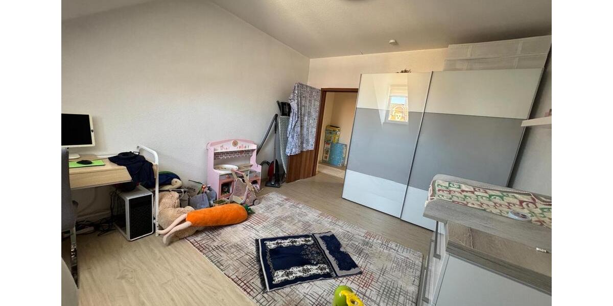 Dachgeschoßwohnung Iserlohn - 3.5 Zimmer, 95 m&sup2;, 750&euro; | Angebot:25725335