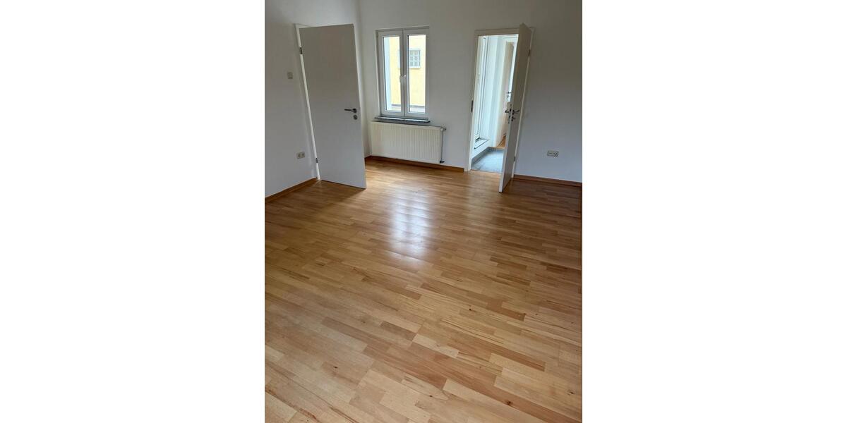 Terrassenwohnung Hamm - 4 Zimmer, 150 m&sup2;, 1.200&euro; | Angebot:25200645