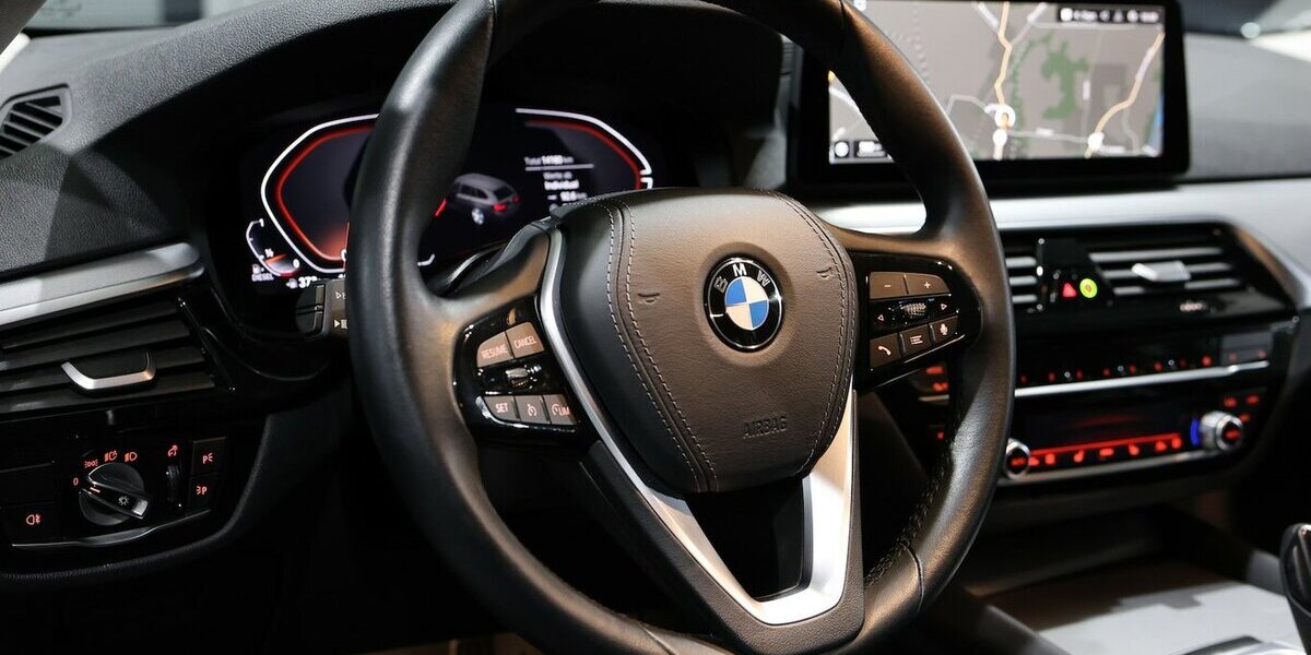 BMW 520d Touring xDrive BUSINESS EL.VOLL-LEDER, LED 14.000 km 38.995 &euro; Hamm 59077