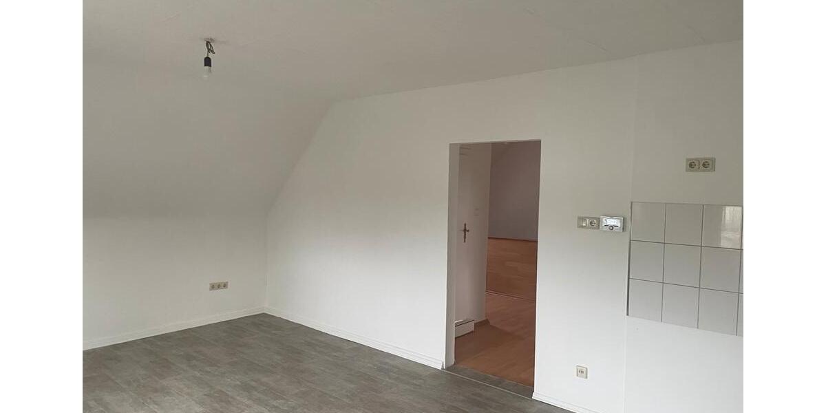 Dachgeschoßwohnung Iserlohn - 3.5 Zimmer, 80 m&sup2;, 500&euro; | Angebot:25538385