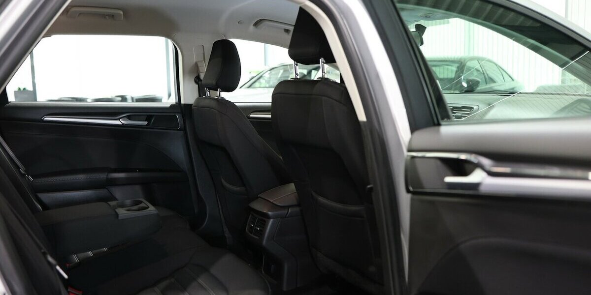 Ford Mondeo Tunier 2.0 EB BUSINESS EDITION / LED / 99.000 km 15.881 &euro; Hamm 59077