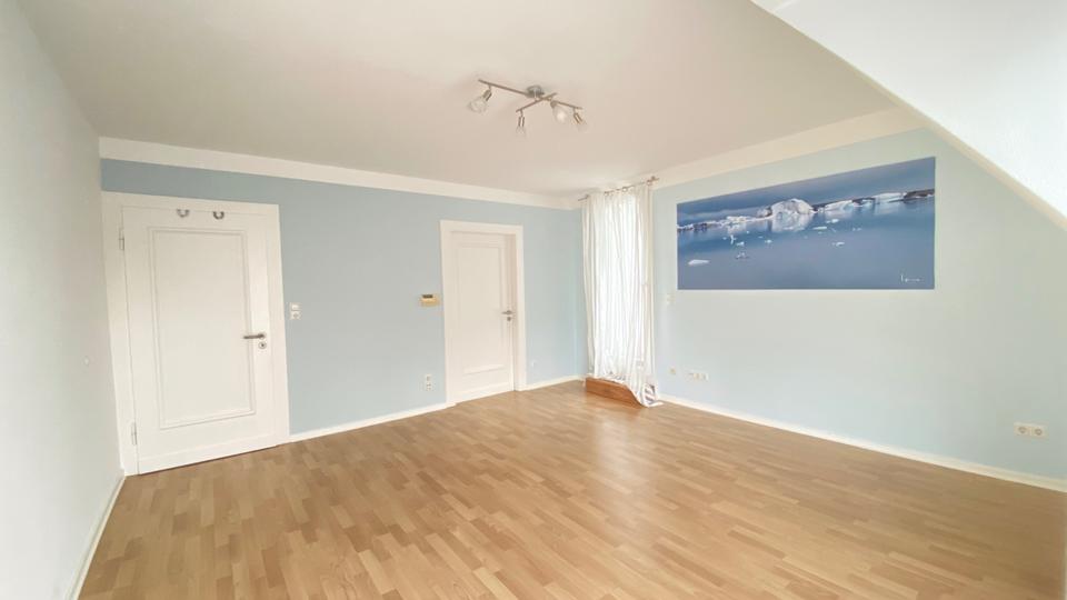 Dachgeschoßwohnung Menden (Sauerland) Bösperde - 2.5 Zimmer, 70 m&sup2;, 750&euro; | Angebot:25905931