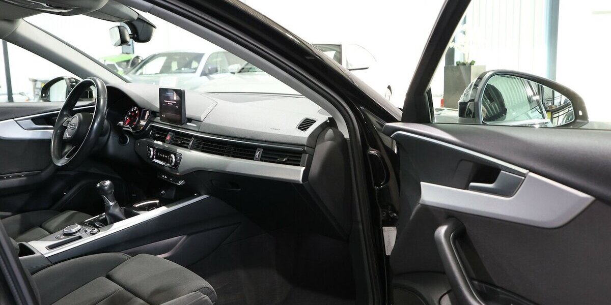 Audi A4 Avant 35 TFSI SPORT / 1.HAND / LED / NAVI+ 108.000 km 18.777 &euro; Hamm 59077