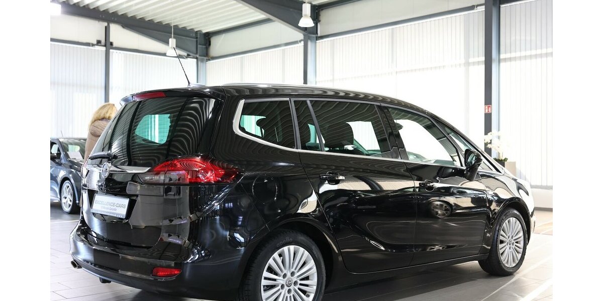 Opel Zafira C 1.6 SIDI T INNOVATION / 7-SITZER / LED 79.000 km 15.991 &euro; Hamm 59077