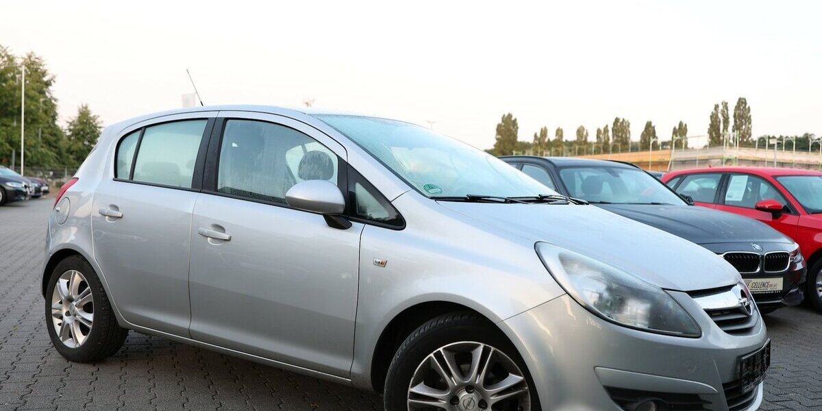 Opel Corsa D 1.4 INNOVATION 110 Jahre LEDER,NAVI+KAME 158.000 km 1.402 &euro; Hamm 59077