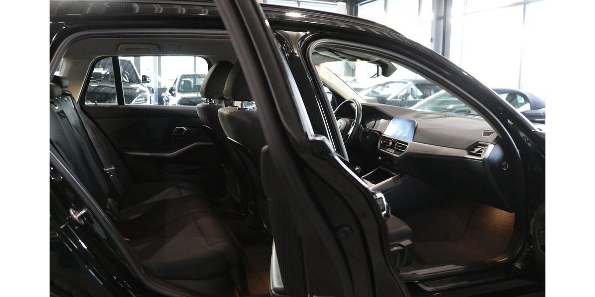 BMW 330d Touring ADVANTAGE / LED / LIVE+NAVI+ 149.000 km 22.993 &euro; Hamm 59077