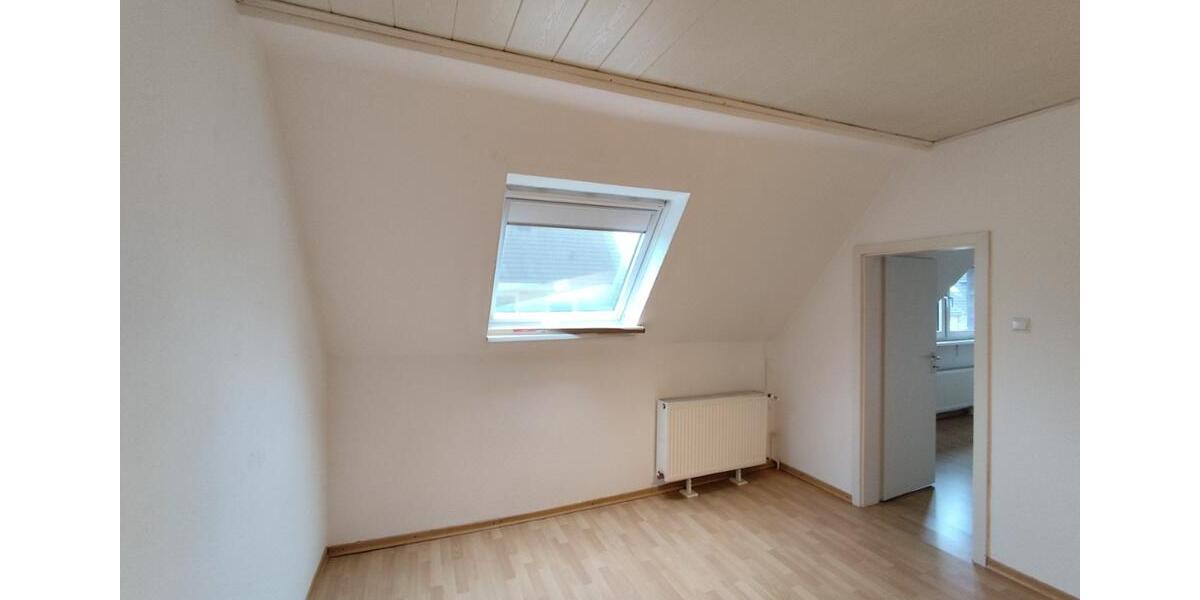 Dachgeschoßwohnung Hamm - 4 Zimmer, 95 m&sup2;, 595&euro; | Angebot:25931907