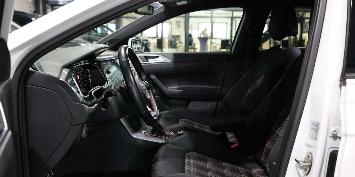 VW Polo GTI 2.0 TSI DSG BEATS WHITE / LED, AID, ACC 139.000 km 14.991 &euro; Hamm 59077