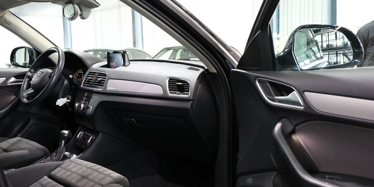 Audi Q3 2.0 TFSI QUATTRO SPORT / NAVI+KAMERA / ALLRAD 97.000 km 15.993 &euro; Hamm 59077