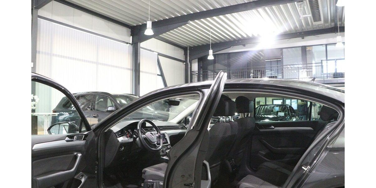 VW Passat 1.4 TSI Comfortline NAVI-DM+APPLE+ANDROID 159.000 km 11.444 &euro; Hamm 59077